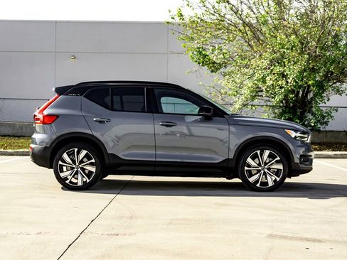 Used 2021 Volvo XC40 P8 Recharge image 4
