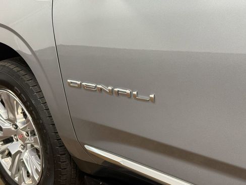 Used 2025 GMC Yukon XL Denali AWD/4WD image 53