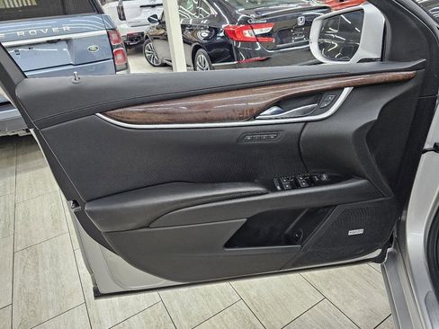 Used 2014 Cadillac XTS Luxury image 36