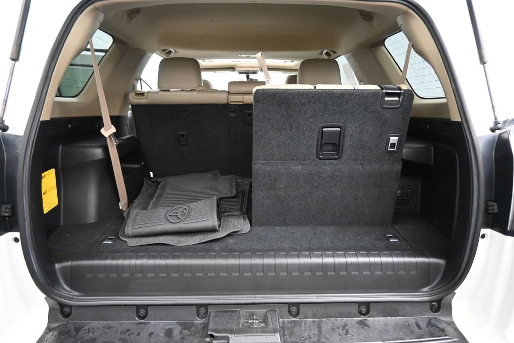 Used 2016 Toyota 4Runner SR5 Premium RWD image 18