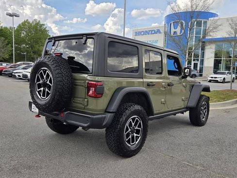 Used 2025 Jeep Wrangler Unlimited Rubicon AWD/4WD image 5