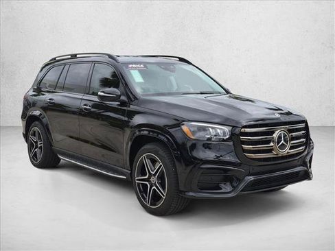 Used 2026 Mercedes-Benz GLS 450 4MATIC image 3