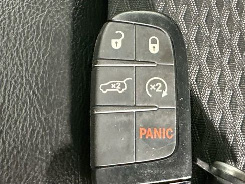 Used 2023 Jeep Compass Altitude w/ Sun and Sound Group image 16