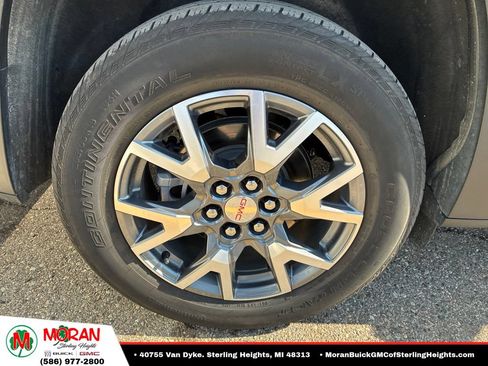 Certified 2023 GMC Acadia SLT w/ Preferred Package AWD/4WD image 4