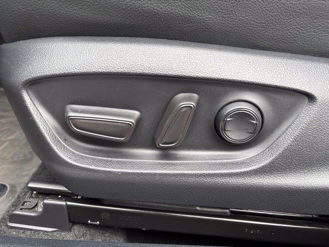 Used 2023 Toyota Camry XSE FWD image 16