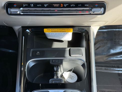 Certified 2026 Mercedes-Benz GLB 250 4MATIC image 18