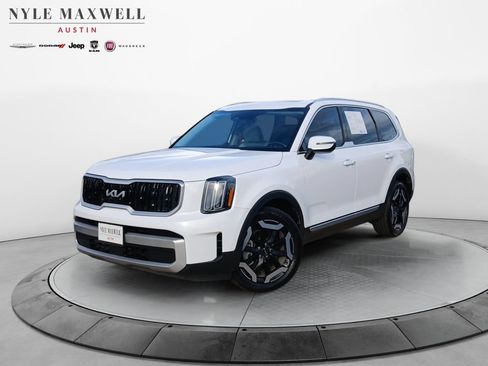 Used 2023 Kia Telluride EX w/ EX Captain's Chair Package FWD image 1