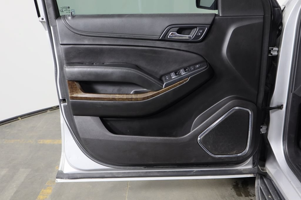 Used 2019 Chevrolet Tahoe 2WD w/ Enhanced Driver Alert Package image 13