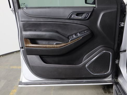 Used 2019 Chevrolet Tahoe 2WD w/ Enhanced Driver Alert Package image 13