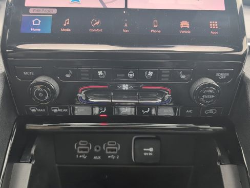 Used 2023 Jeep Grand Cherokee Overland image 37