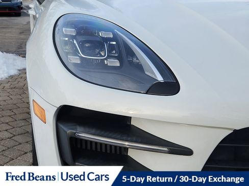 Used 2018 Porsche Macan Turbo image 9