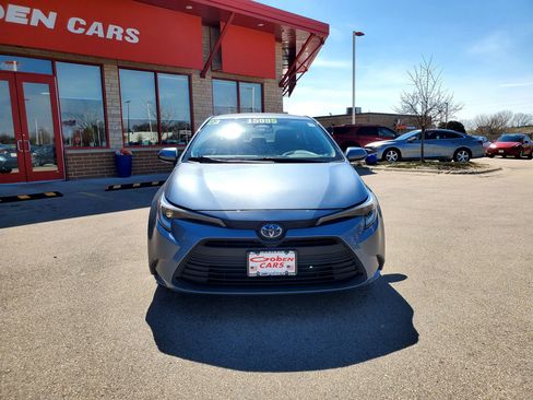 Used 2023 Toyota Corolla LE image 2