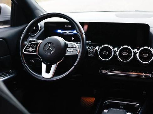 Used 2023 Mercedes-Benz GLA 250 GLA 250 image 17