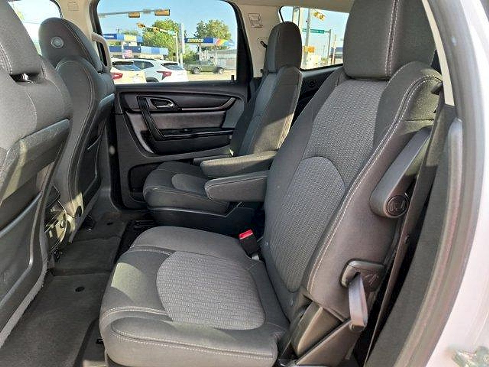 Used 2017 Chevrolet Traverse LT w/ Style and Technology Package FWD image 22