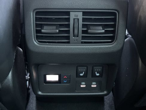 Used 2024 Nissan Rogue Platinum w/ Platinum Premium Package AWD/4WD image 13