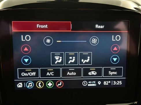 Used 2023 Chevrolet Traverse LT AWD/4WD image 17