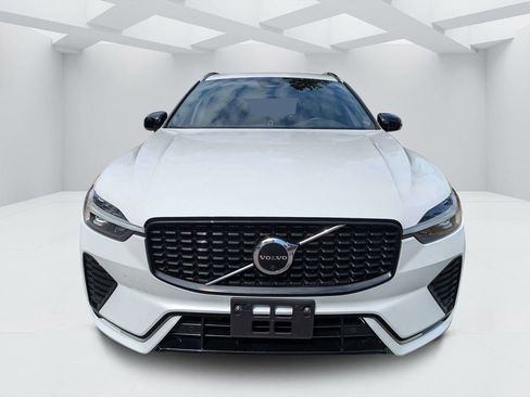 Used 2023 Volvo XC60 B5 Plus AWD/4WD image 8