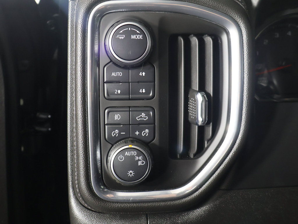 Used 2020 Chevrolet Silverado 1500 RST AWD/4WD image 35
