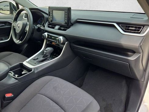 Used 2021 Toyota RAV4 XLE AWD/4WD image 19