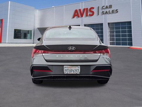Used 2025 Hyundai Elantra SEL FWD image 7