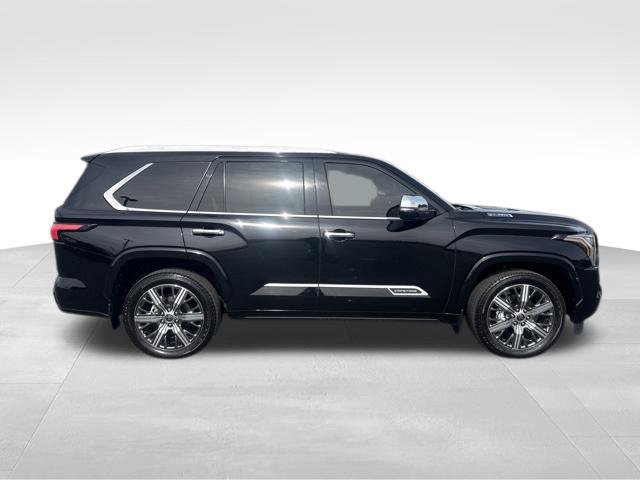 Used 2023 Toyota Sequoia Capstone AWD/4WD image 6