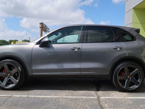 Used 2011 Porsche Cayenne S AWD/4WD image 7