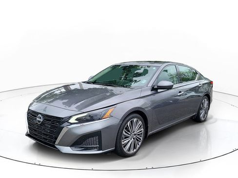 Used 2025 Nissan Altima 2.5 SL FWD image 4