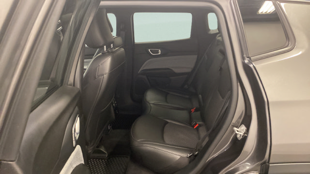 Used 2023 Jeep Compass Latitude w/ Convenience Group AWD/4WD image 27