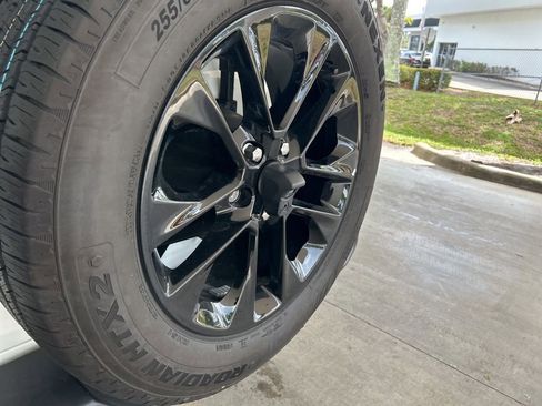 Used 2025 Jeep Wrangler Unlimited Sahara image 19