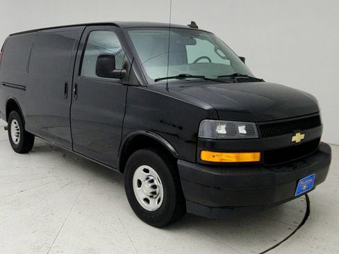 Used 2021 Chevrolet Express 2500 w/ Driver Convenience Package RWD image 1