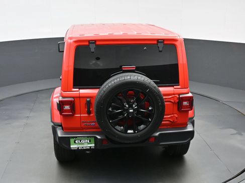 Used 2025 Jeep Wrangler Unlimited Sahara AWD/4WD image 37