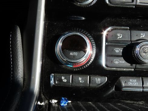 Used 2021 GMC Yukon XL Denali image 31