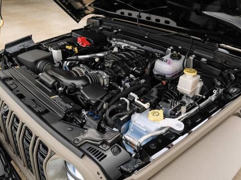 Used 2025 Jeep Gladiator Rubicon w/ Safety Group image 89