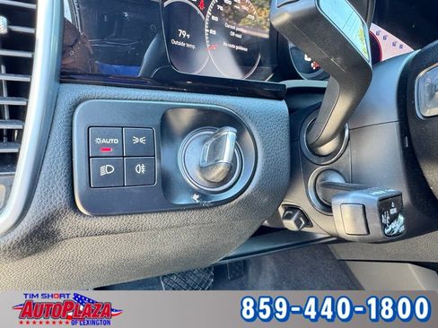 Used 2023 Porsche Cayenne w/ Premium Package AWD/4WD image 21