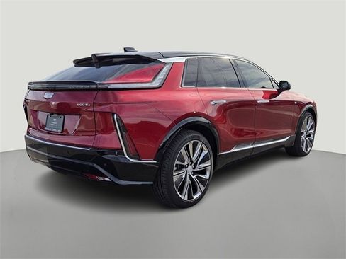 New 2025 Cadillac Lyriq Luxury image 4