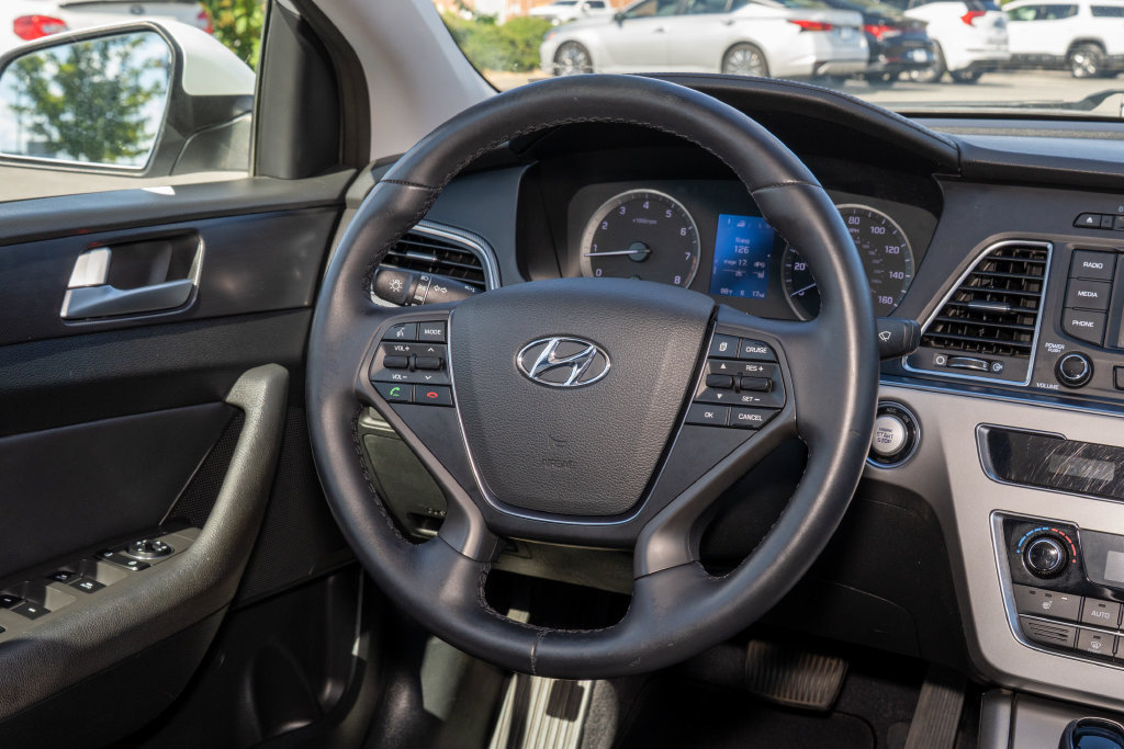 Used 2015 Hyundai Sonata Sport w/ Option Group 03 FWD image 19