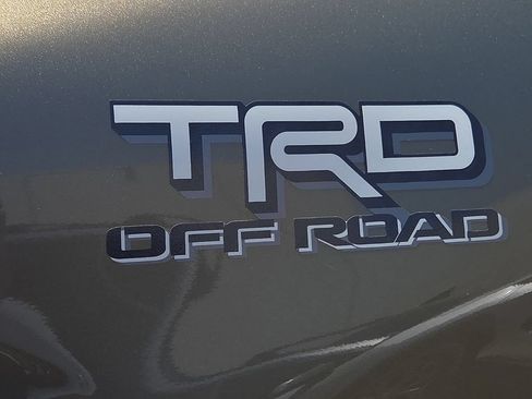 Certified 2024 Toyota Tacoma TRD Off-Road AWD/4WD image 11
