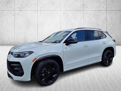 New 2025 Volkswagen Tiguan SE R-Line