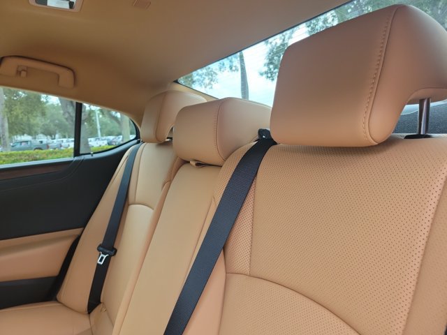 Used 2024 Lexus ES 350 w/ Premium Package FWD image 14