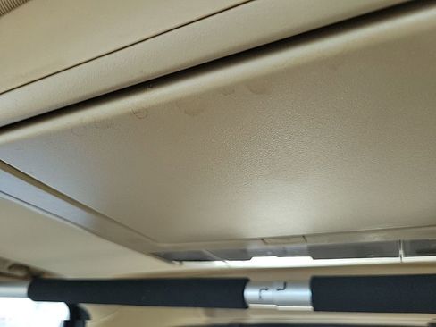 Used 2012 Chevrolet Avalanche LTZ image 29