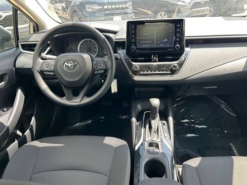 Used 2021 Toyota Corolla LE FWD image 16