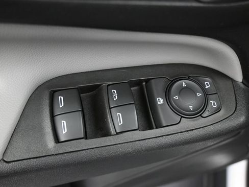Used 2023 Chevrolet Equinox LS FWD image 12