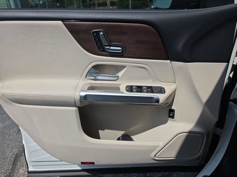 Certified 2022 Mercedes-Benz GLB 250 image 19