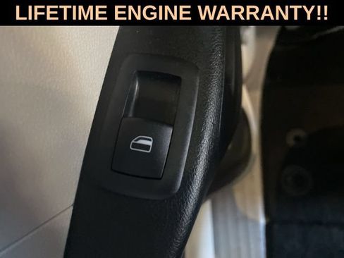 Used 2024 Chrysler Pacifica Touring-L FWD image 27