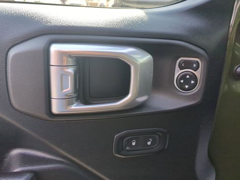 Used 2021 Jeep Wrangler Unlimited Rubicon image 12