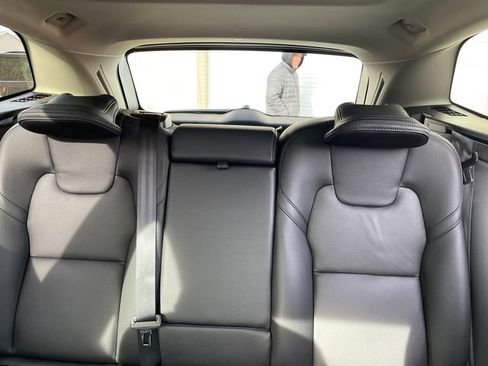 Used 2025 Volvo XC60 B5 Plus image 39