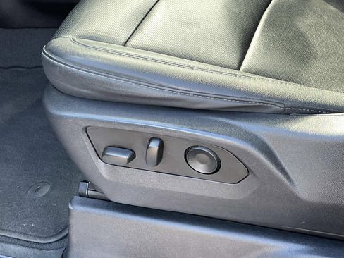 Used 2022 GMC Sierra 1500 SLT w/ SLT Convenience Package image 29