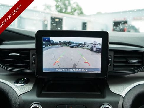Used 2020 Ford Explorer XLT RWD image 11