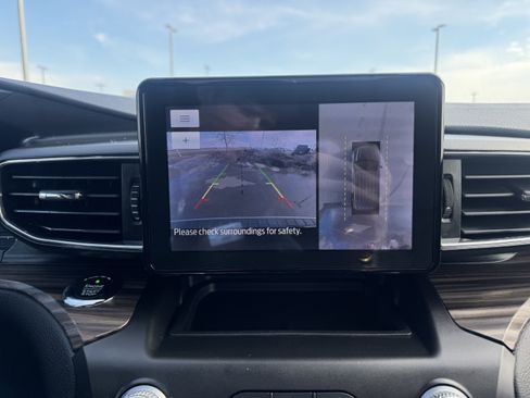 Used 2020 Ford Explorer Limited w/ Class III Trailer Tow Package image 23