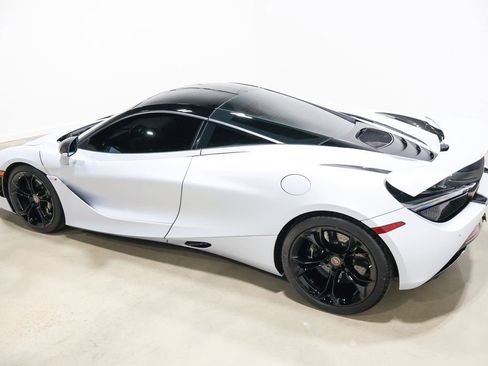 Used 2018 McLaren 720S image 18